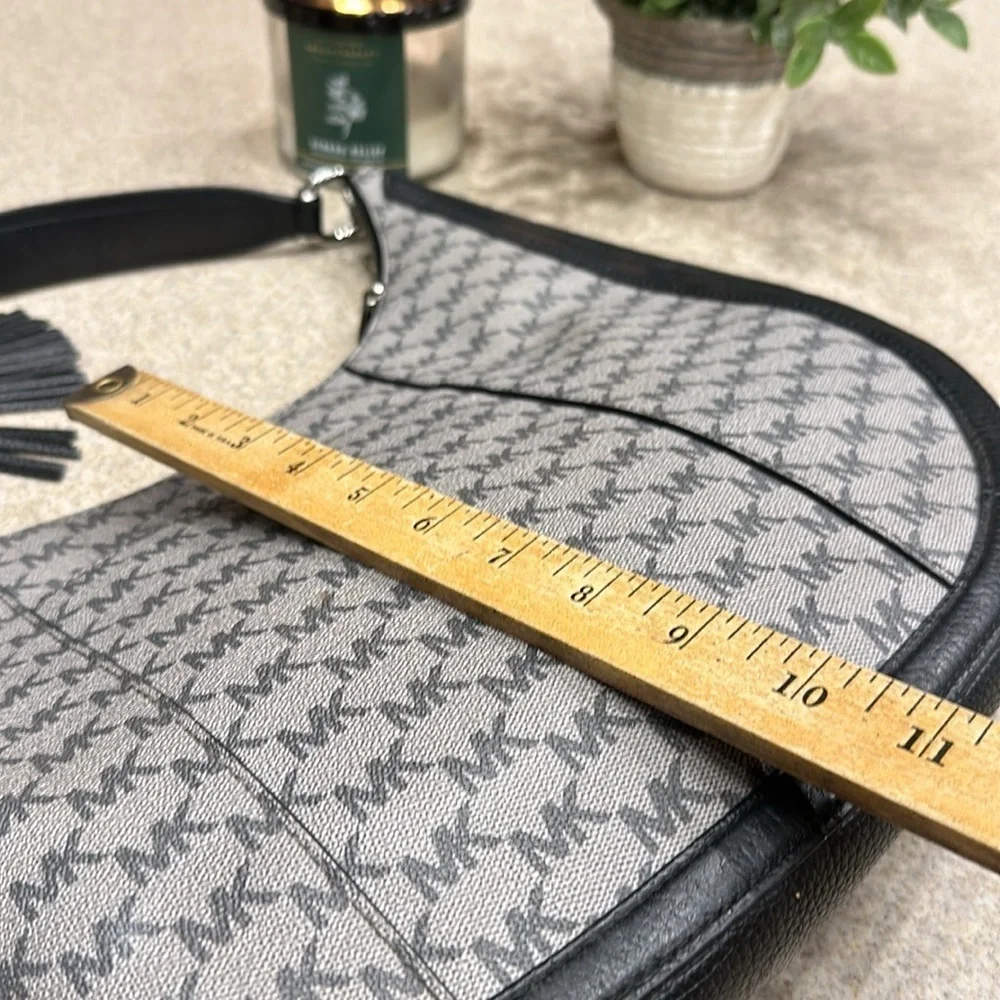 MK Studio Lydia Hobo